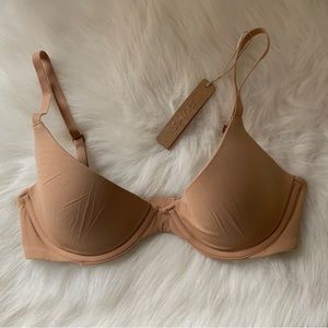 SKIMS Plunge Tshirt Bra 32C BR-UWR-1997